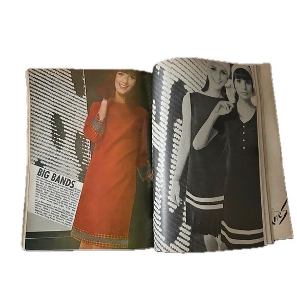 Mademoiselle Magazine March 1965 Spring Fashion Mod Era Condé Nast - Picture 6 of 10